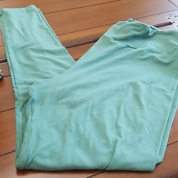 LuLaRoe Pants - LULAROE 🦄 TC LEGGINGS
